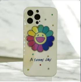 قاب طرح گل نگین دار آیفون 13promax